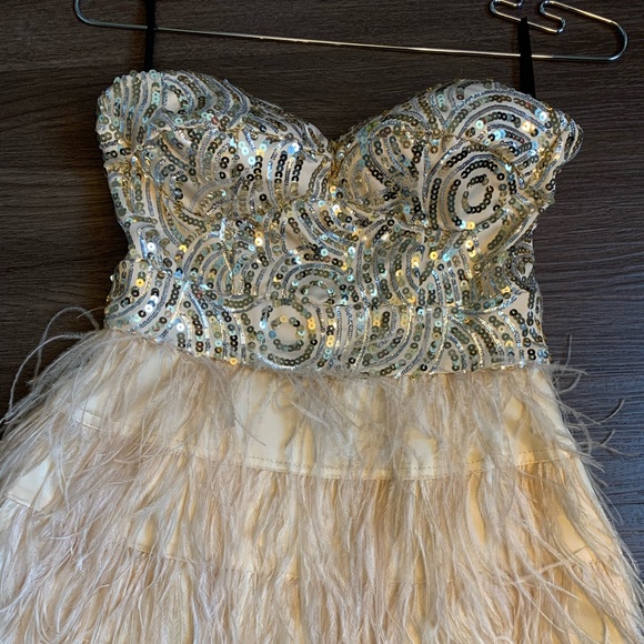 BEBE XS CUTE SHIMMER DRESSS - Picture 2 of 3